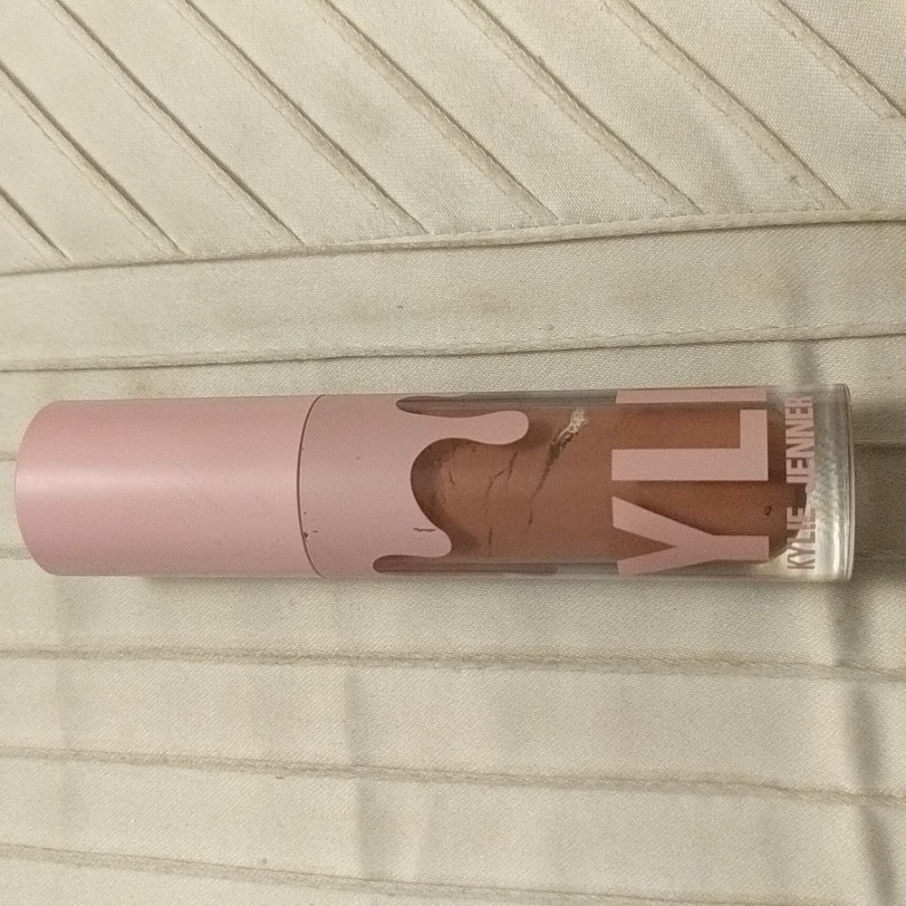 Kylie Jenner Liquid Gloss #802 Candy K